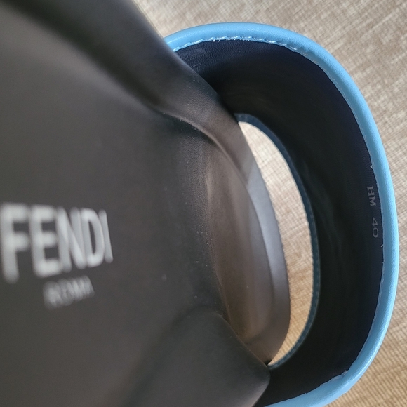 Fendi Diagonal Slides
BrownFF jacquard leather slides - Picture 10 of 10